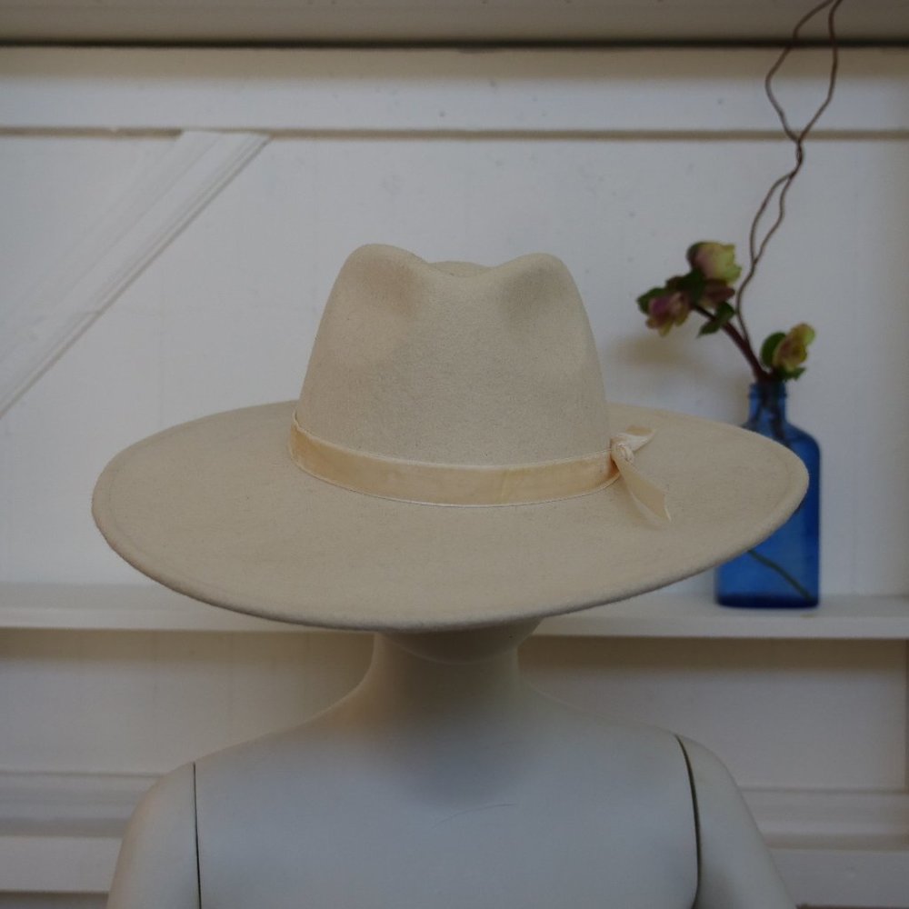 Scala White Fedora | Wide brim |  White Ribbon Band